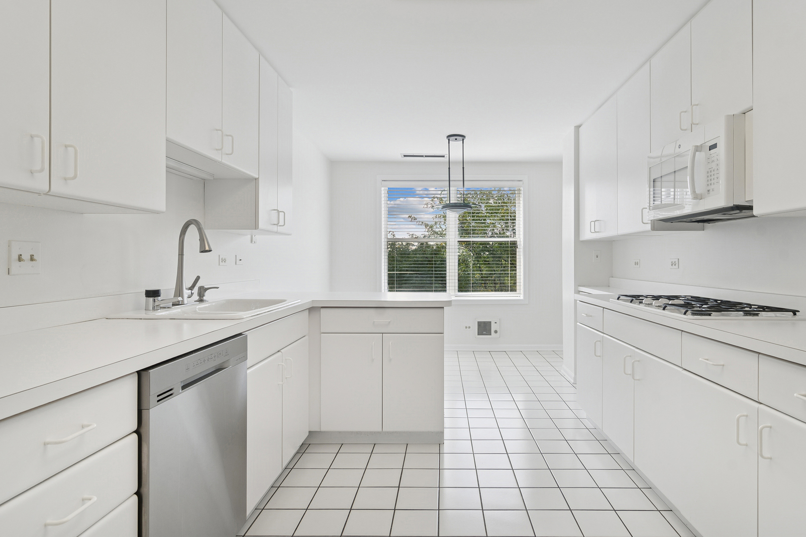 4545 W Touhy Avenue #511E, Lincolnwood, IL 60712