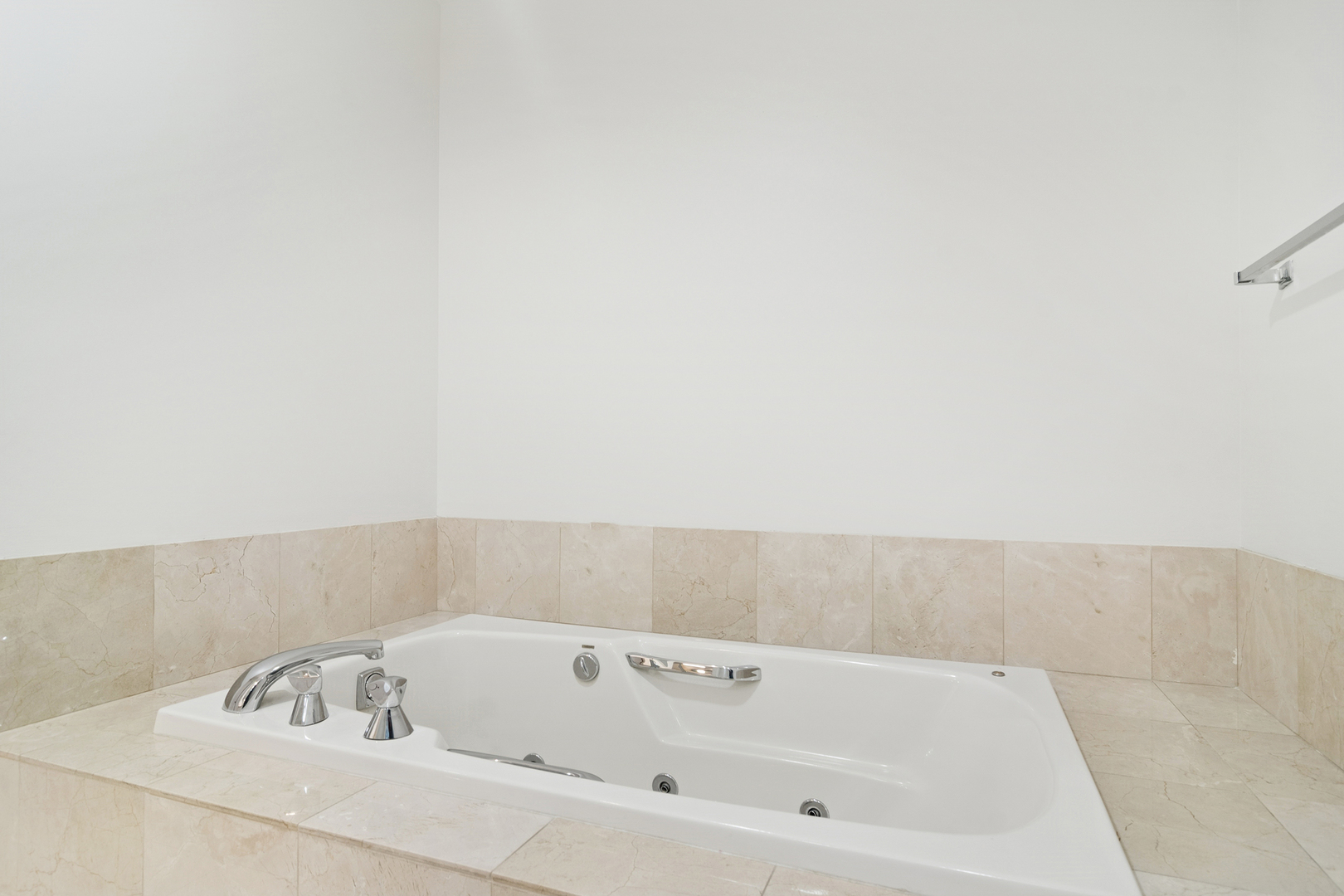 4545 W Touhy Avenue #511E, Lincolnwood, IL 60712