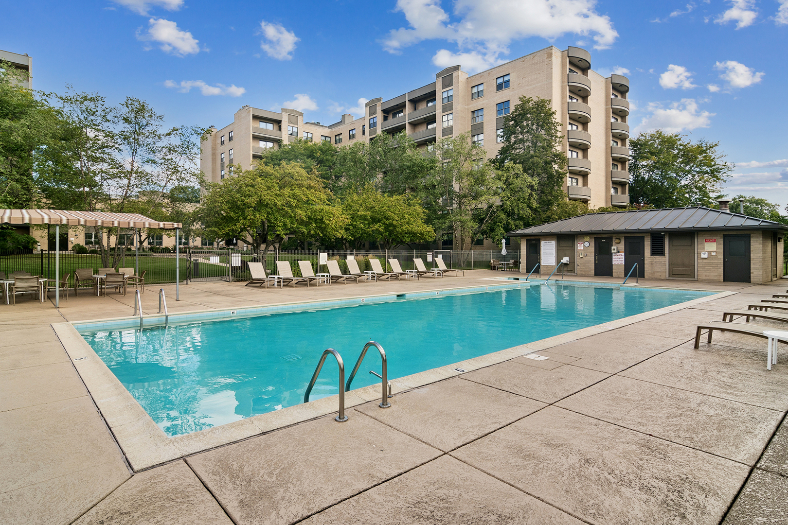 4545 W Touhy Avenue #511E, Lincolnwood, IL 60712