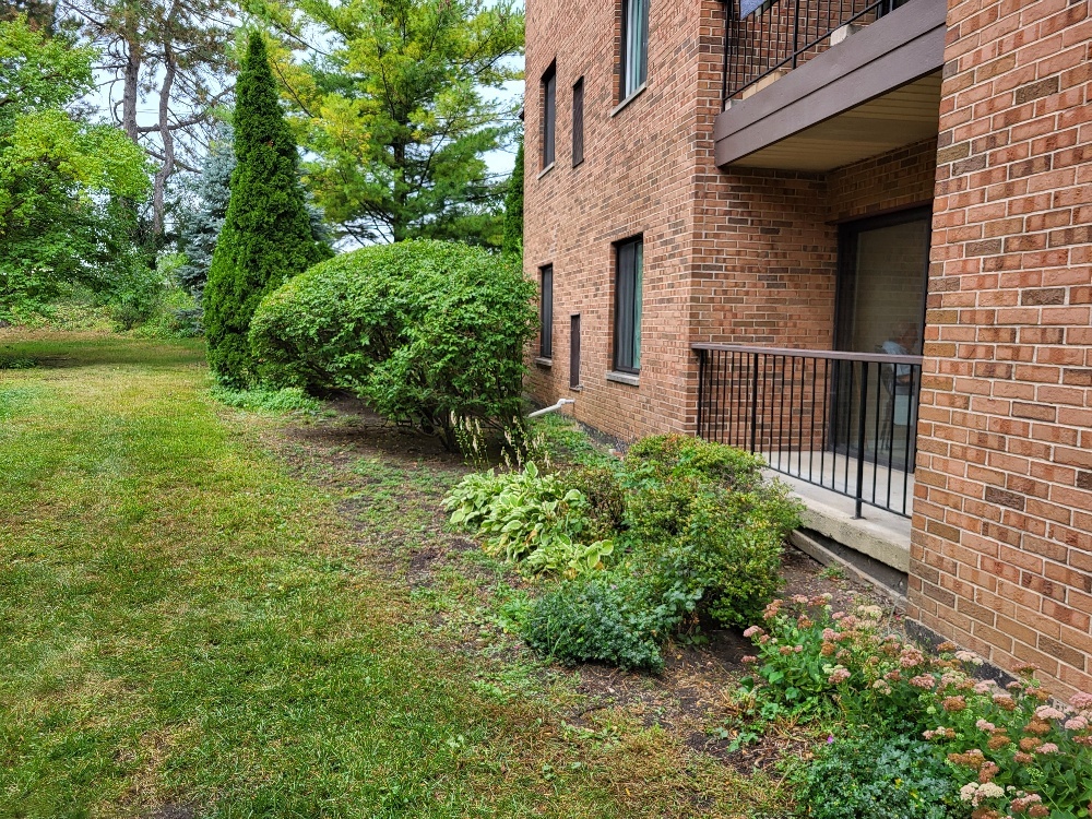 7510 FARMINGDALE Drive #104, Darien, IL 60561