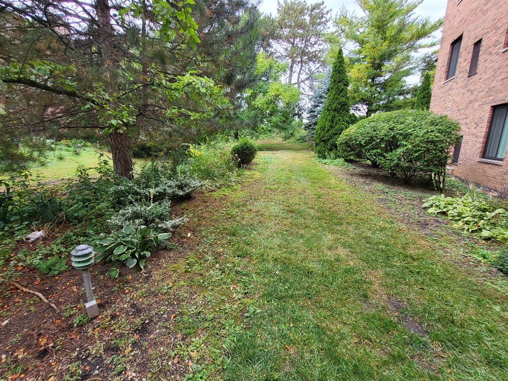 7510 FARMINGDALE Drive #104, Darien, IL 60561