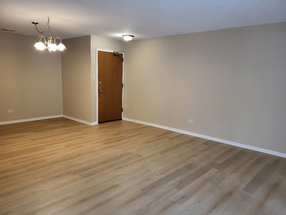 7510 FARMINGDALE Drive #104, Darien, IL 60561