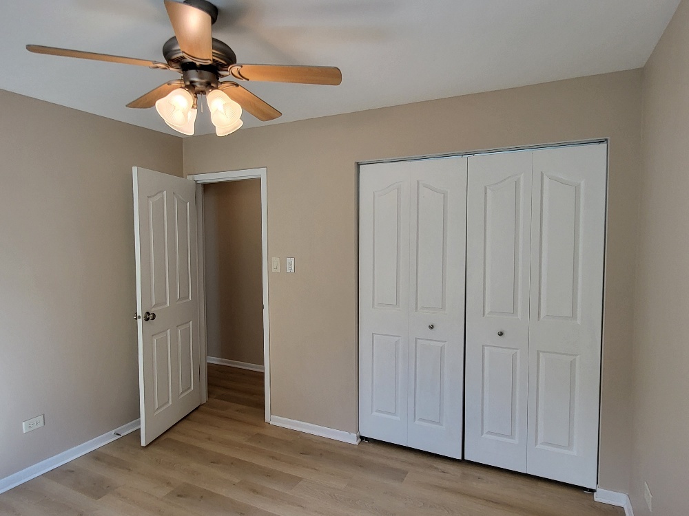 7510 FARMINGDALE Drive #104, Darien, IL 60561