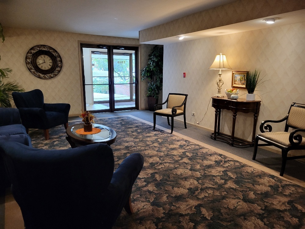 7510 FARMINGDALE Drive #104, Darien, IL 60561