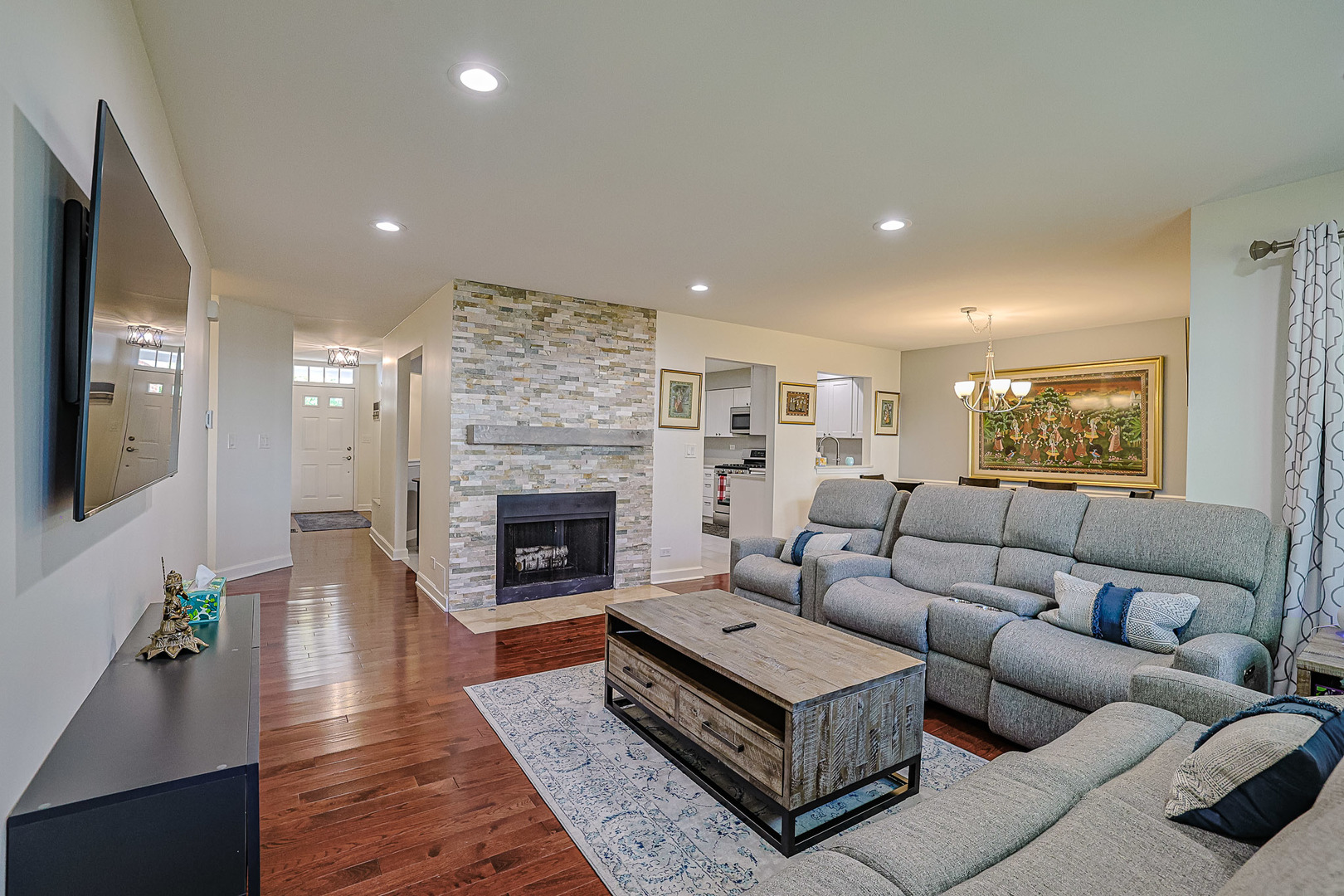 872 Lansing Court, Vernon Hills, IL 60061
