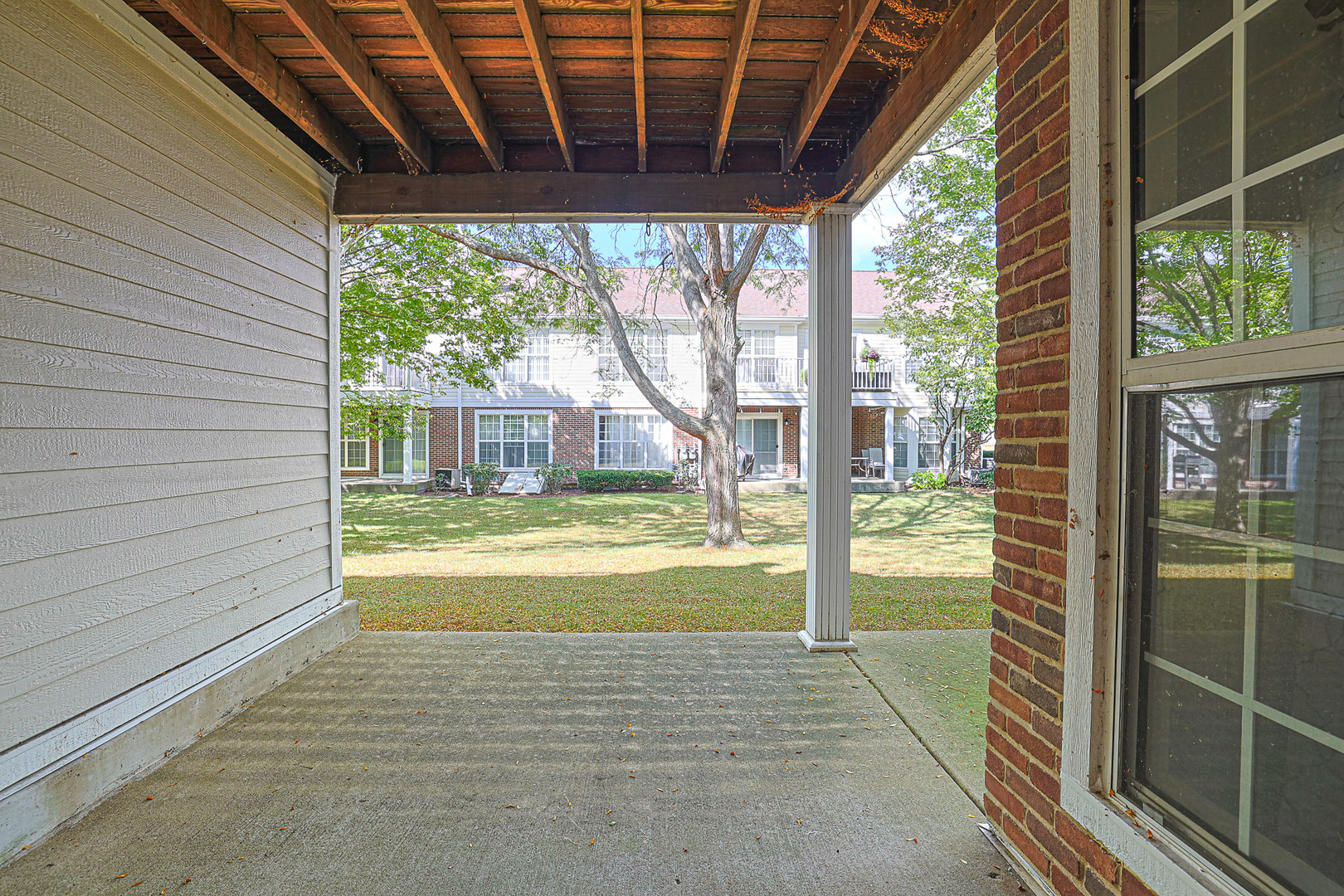 872 Lansing Court, Vernon Hills, IL 60061