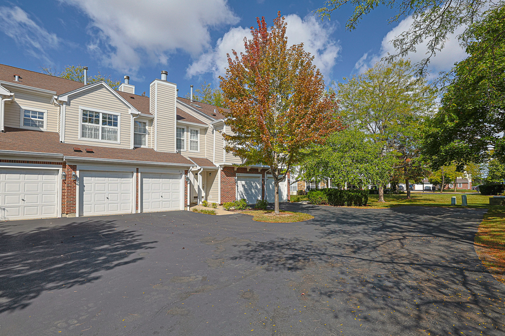 872 Lansing Court, Vernon Hills, IL 60061
