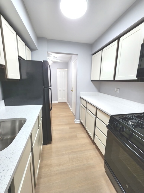 6153 W 64th Place #1C, Chicago, IL 60638