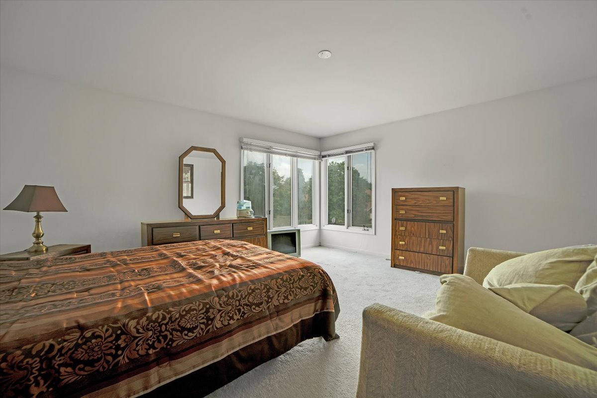 3118 Elaine Court, Flossmoor, IL 60422