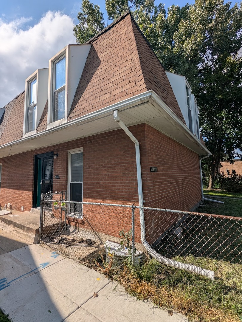 11530 S RACINE Avenue, Chicago, IL 60643