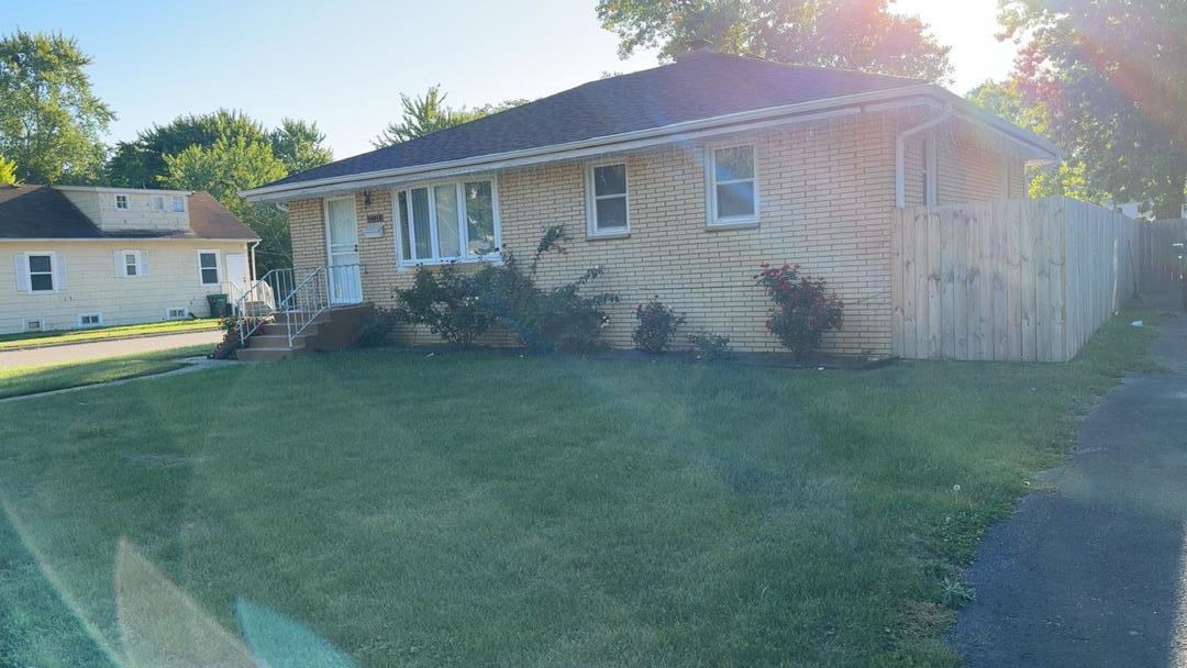 2738 Gabriel Avenue, Zion, IL 60099
