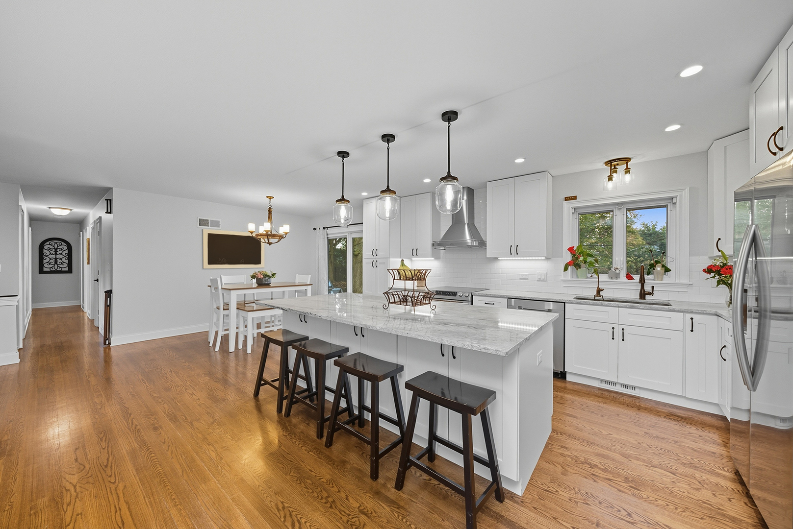 8615 Washington Street, Downers Grove, IL 60516