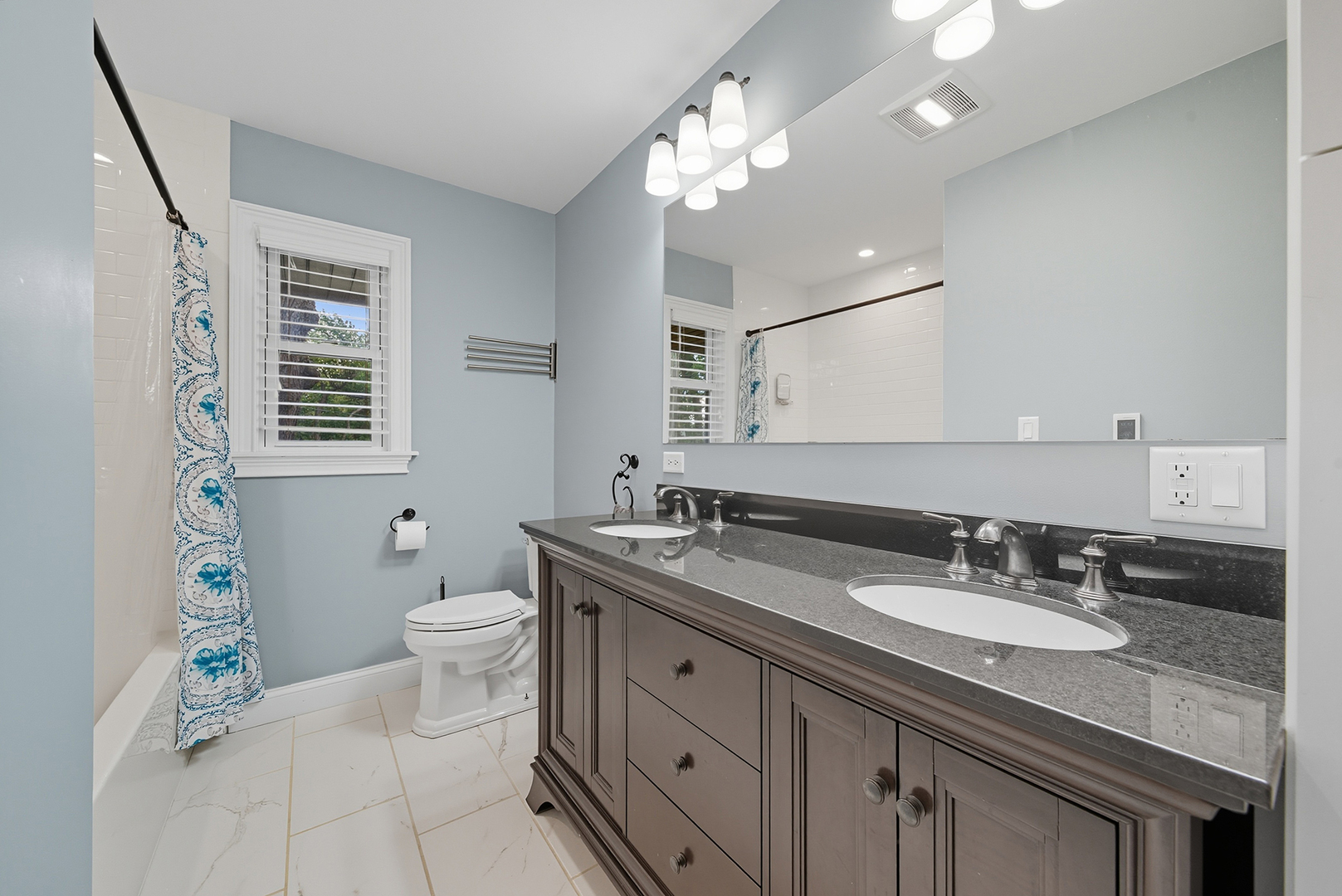 8615 Washington Street, Downers Grove, IL 60516