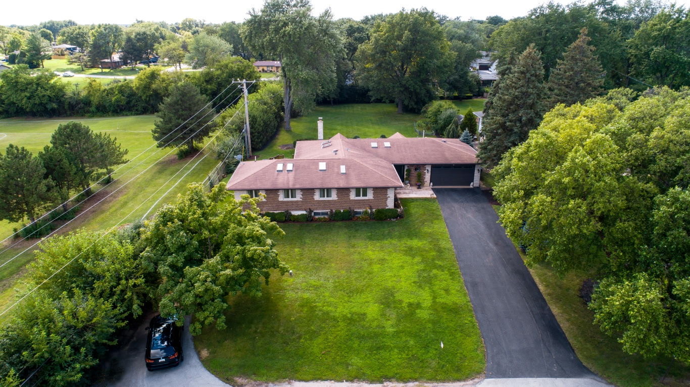 6N654 Harvey Road, Medinah, IL 60157