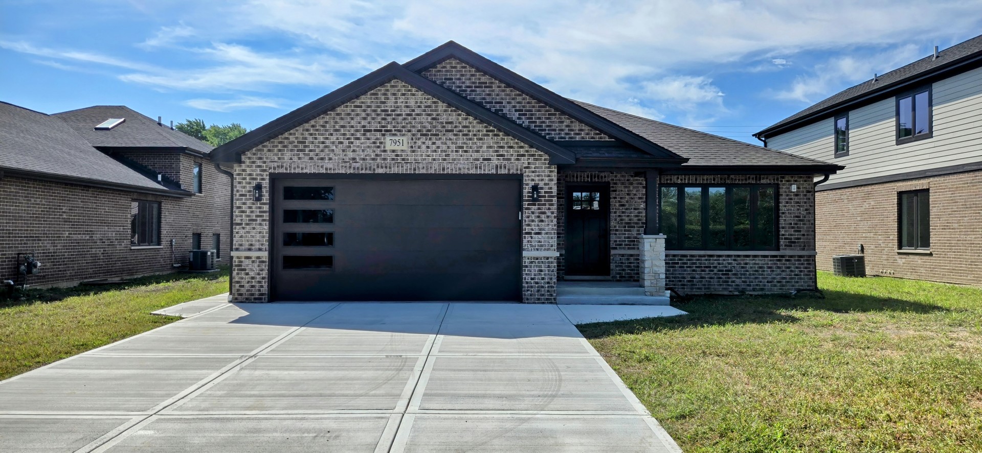 7951 W 73 Place, Bridgeview, IL 60455