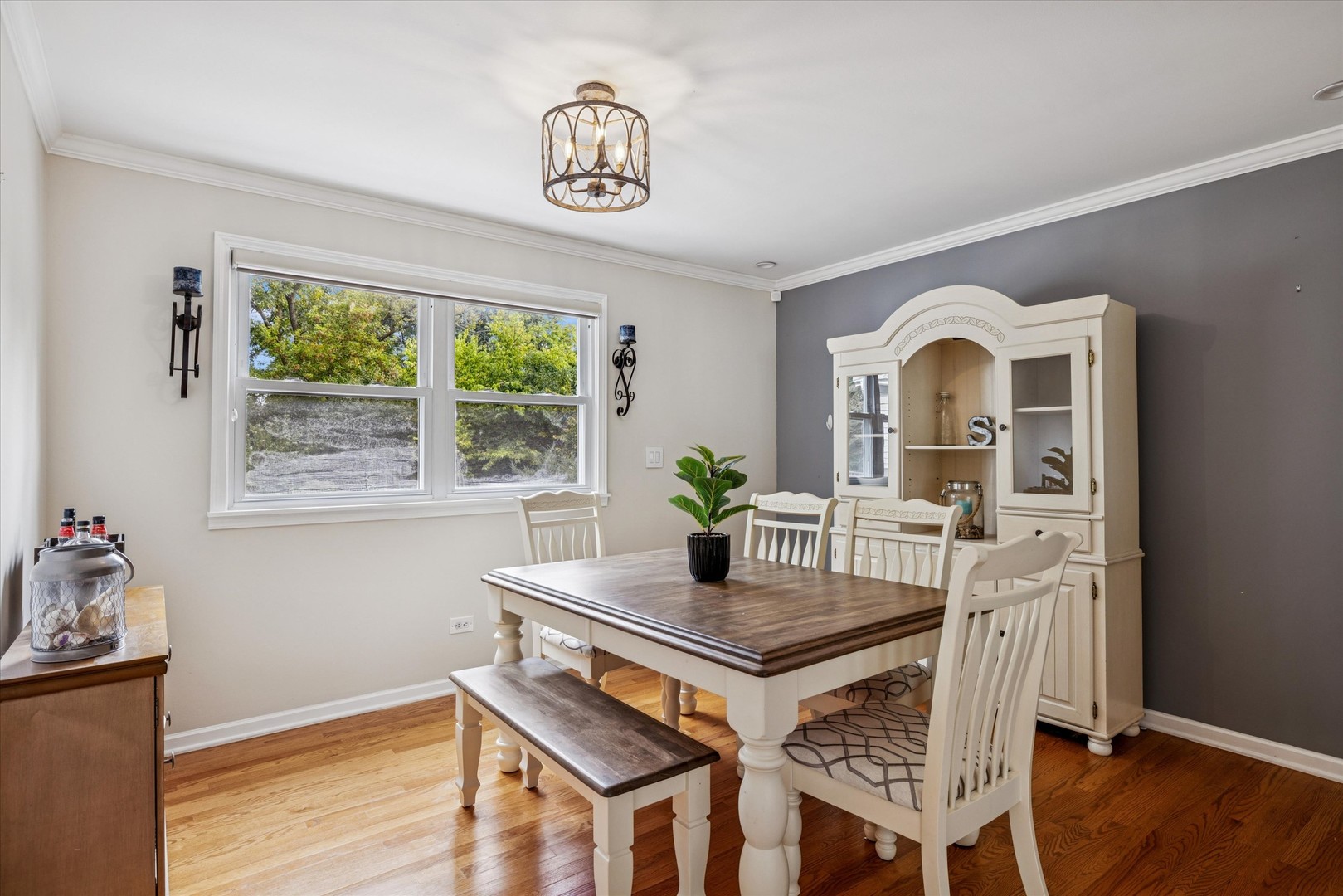 1355 N King George Court, Palatine, IL 60067