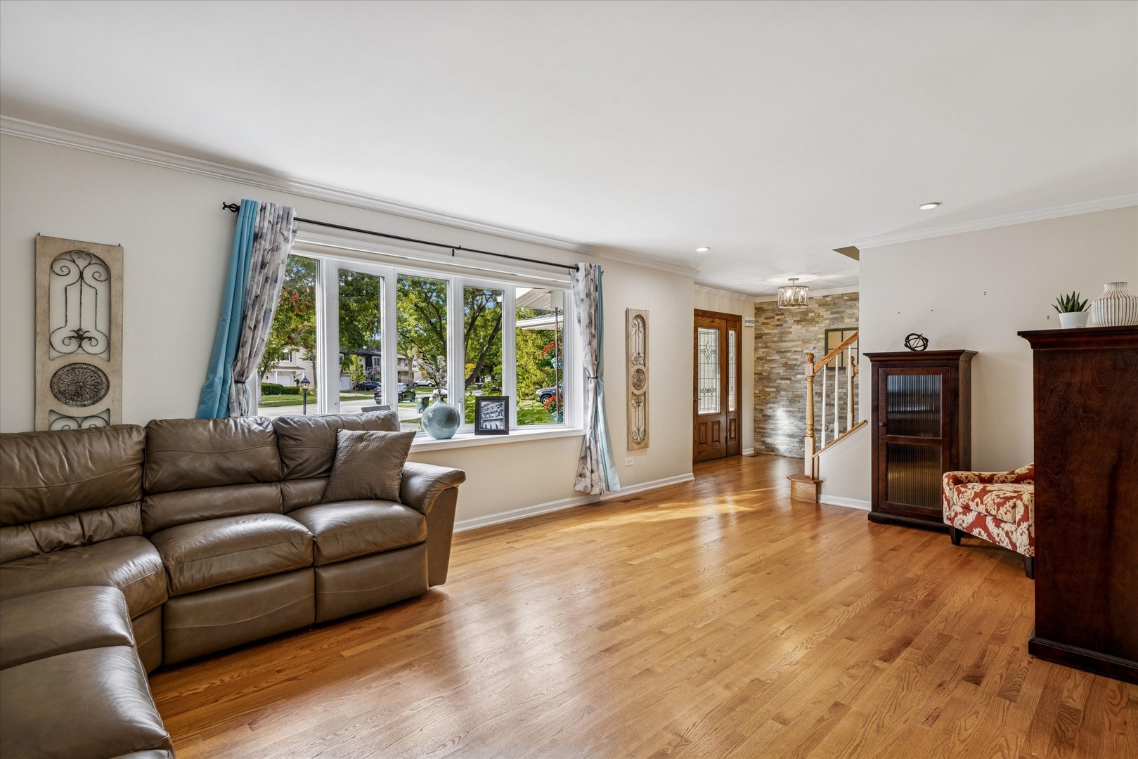 1355 N King George Court, Palatine, IL 60067