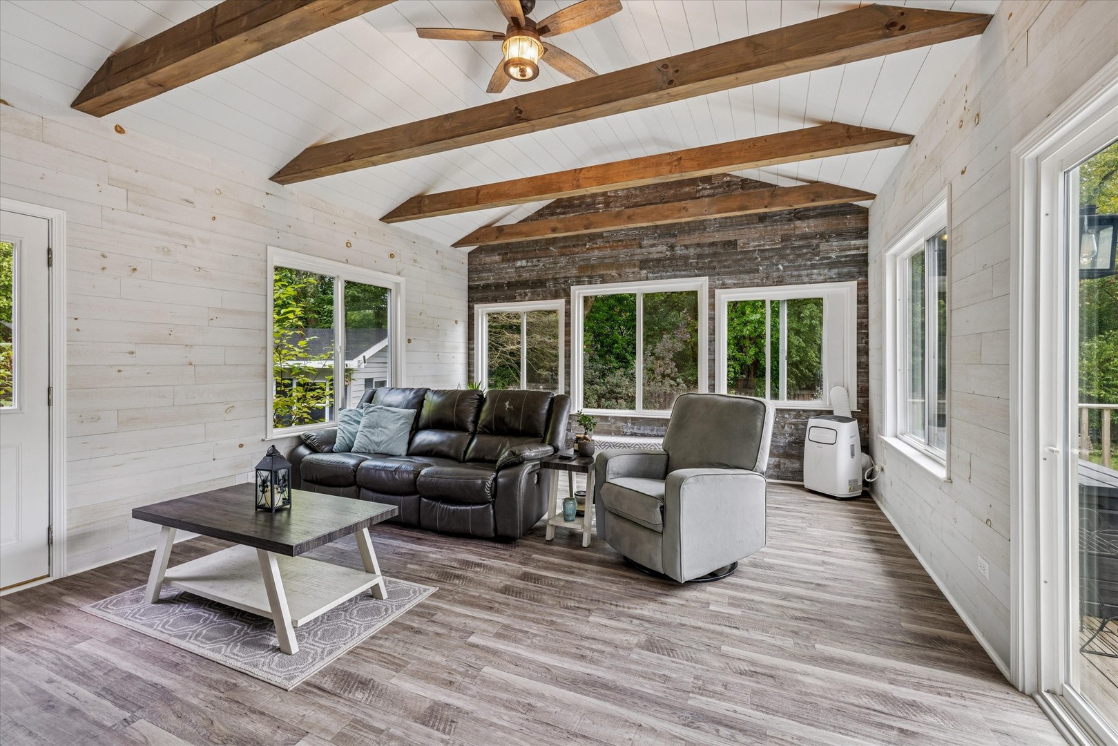 1355 N King George Court, Palatine, IL 60067