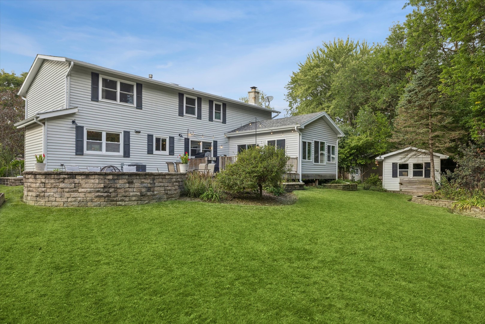 1355 N King George Court, Palatine, IL 60067