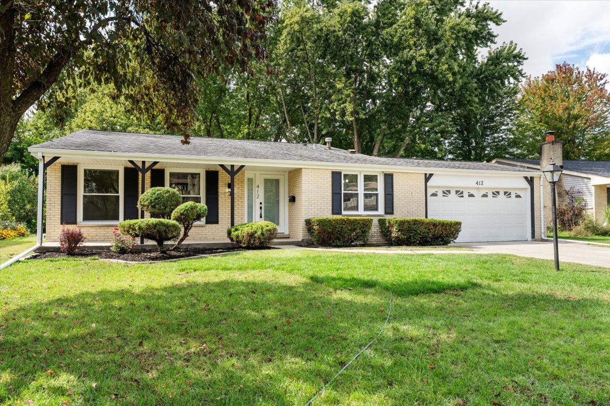 412 Redwood Lane, Schaumburg, IL 60193