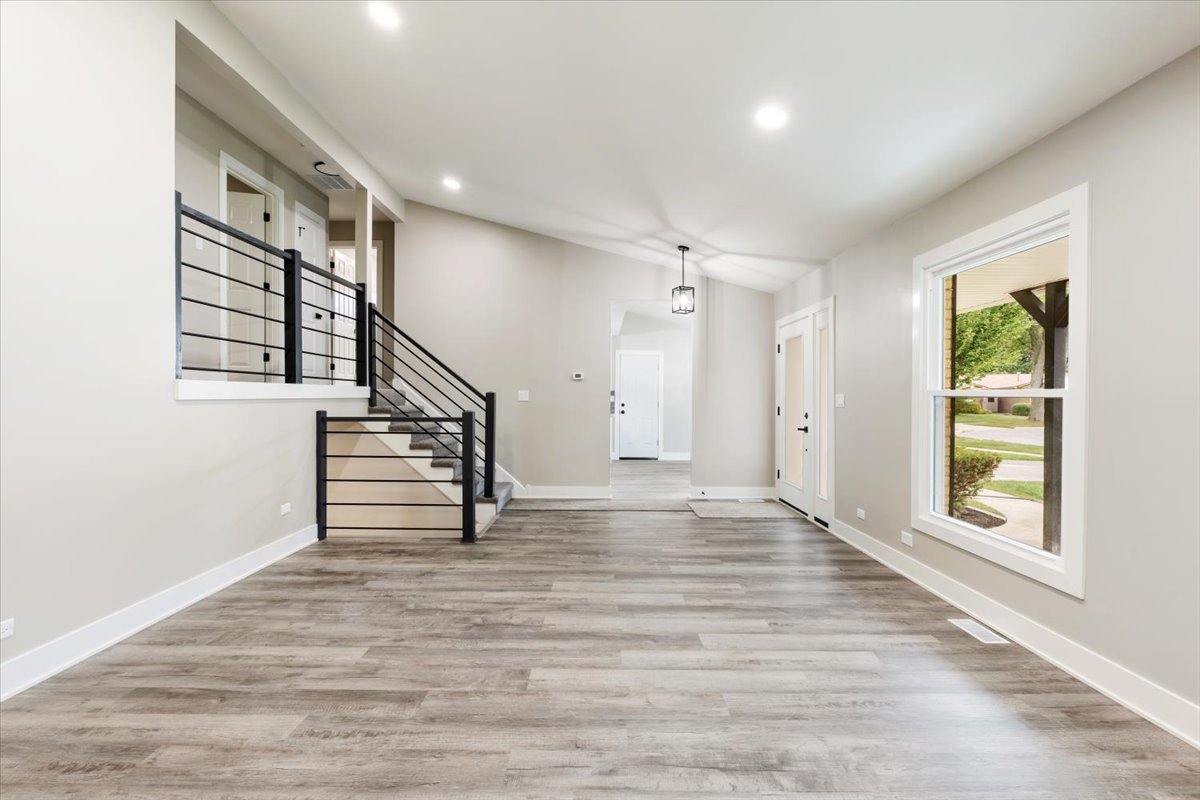 412 Redwood Lane, Schaumburg, IL 60193