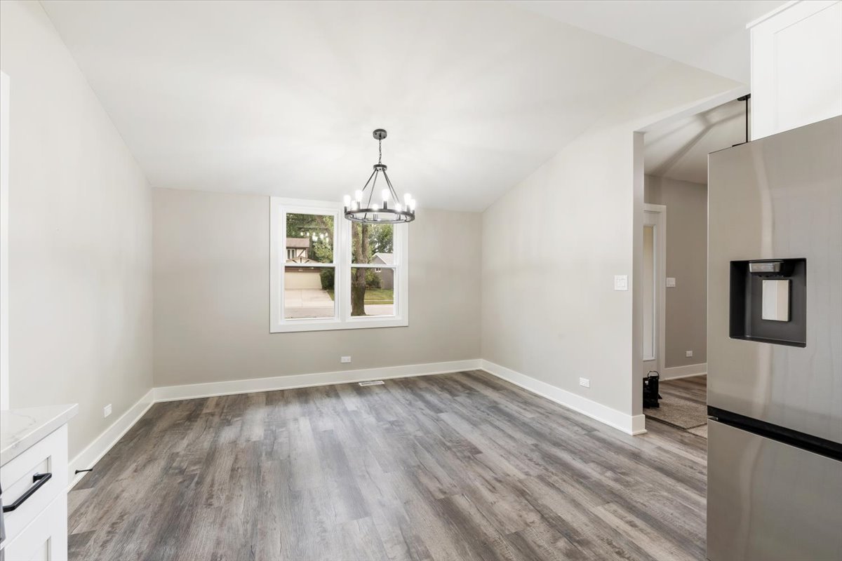 412 Redwood Lane, Schaumburg, IL 60193