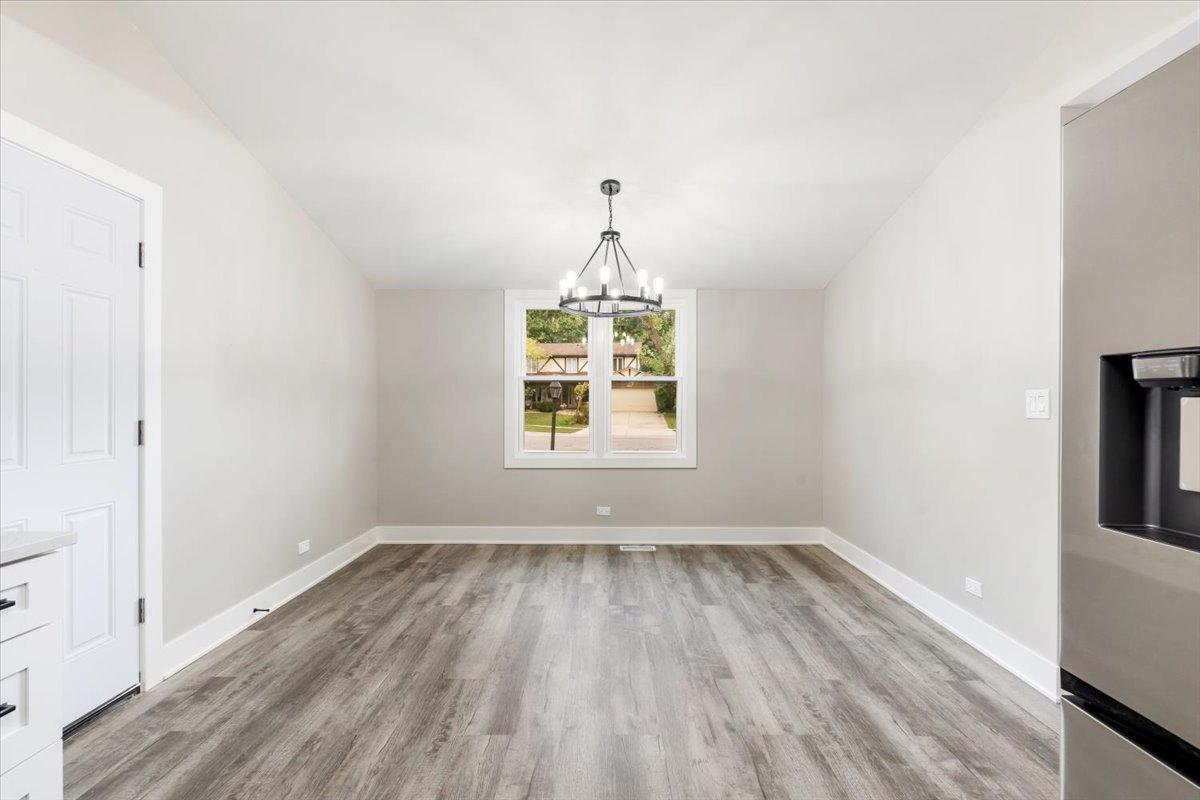 412 Redwood Lane, Schaumburg, IL 60193