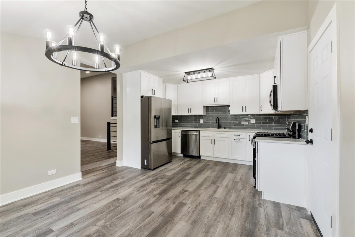 412 Redwood Lane, Schaumburg, IL 60193