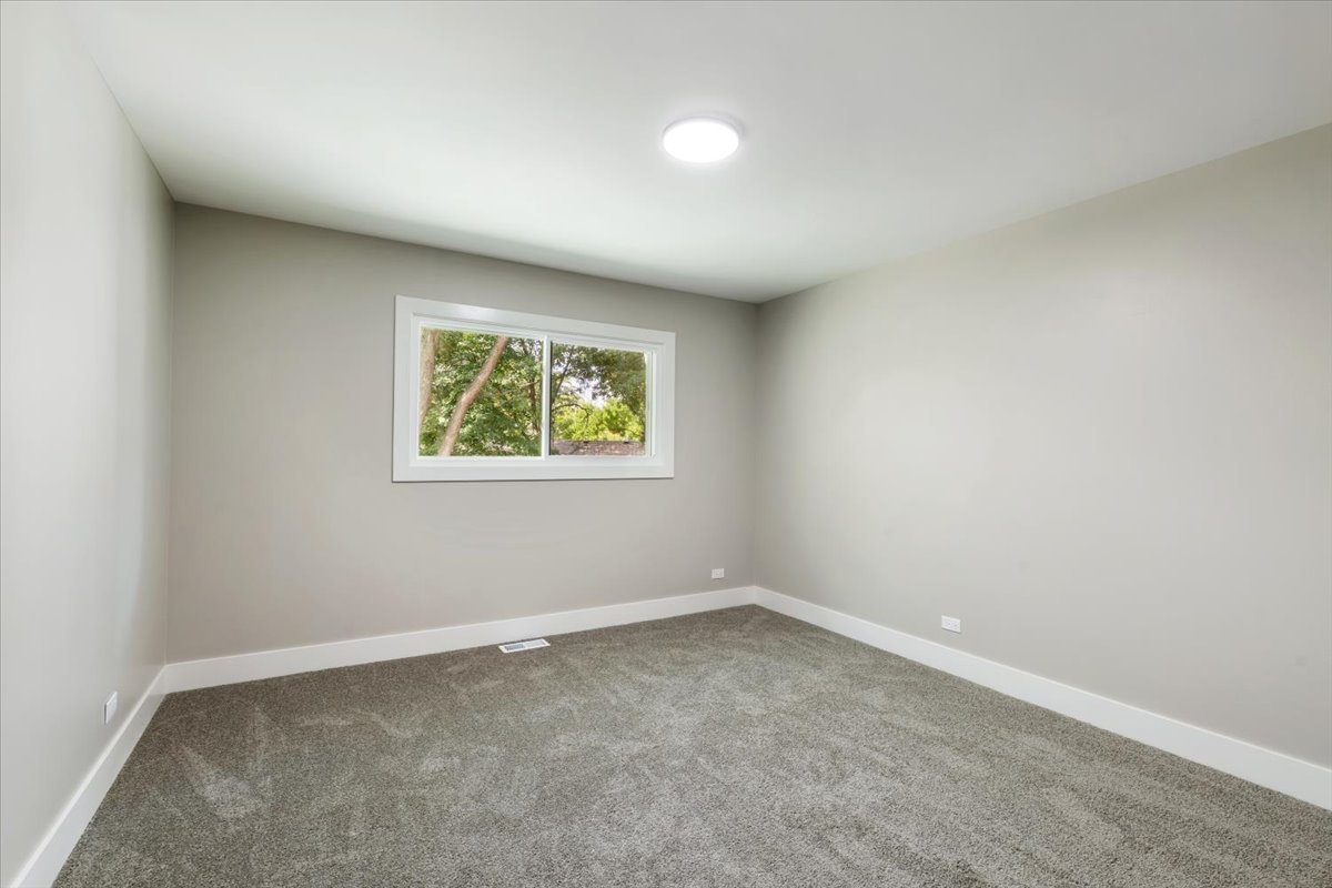 412 Redwood Lane, Schaumburg, IL 60193