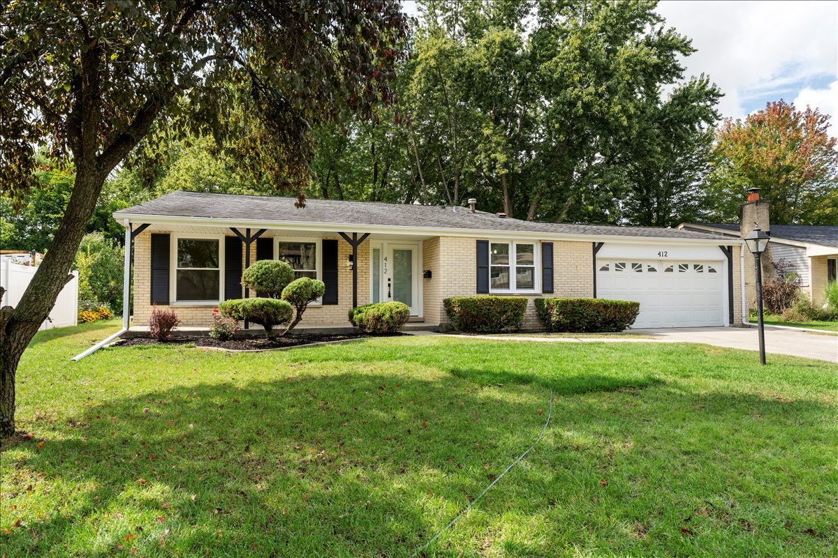 412 Redwood Lane, Schaumburg, IL 60193