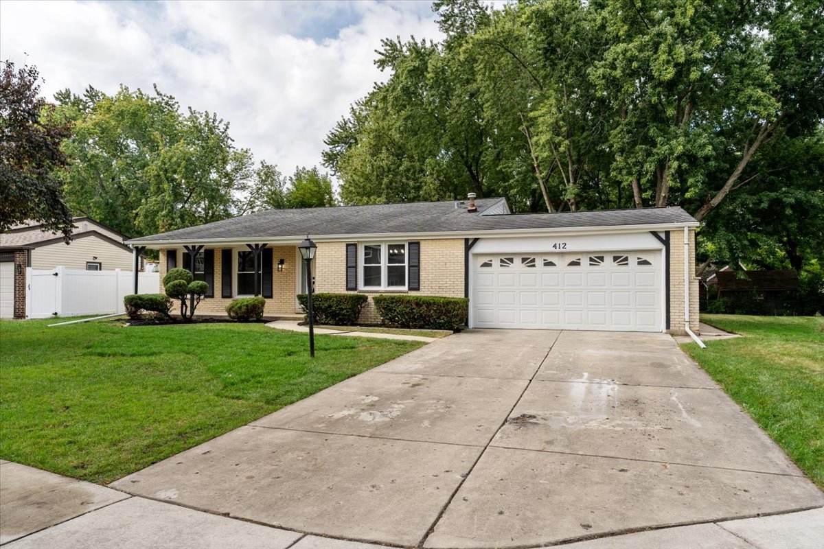412 Redwood Lane, Schaumburg, IL 60193