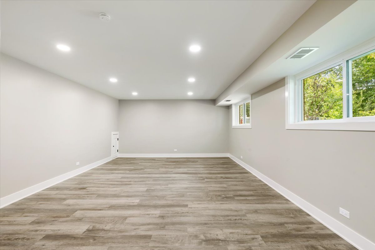 412 Redwood Lane, Schaumburg, IL 60193