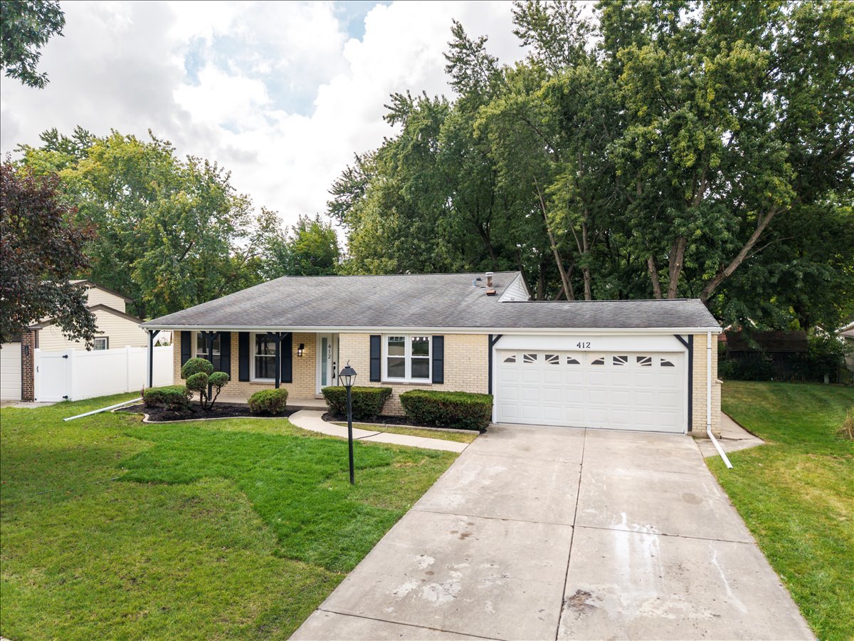412 Redwood Lane, Schaumburg, IL 60193