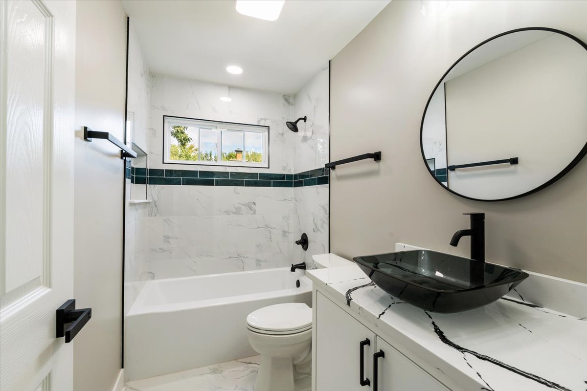 412 Redwood Lane, Schaumburg, IL 60193