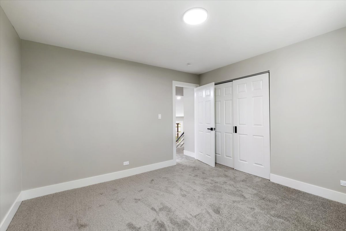 412 Redwood Lane, Schaumburg, IL 60193