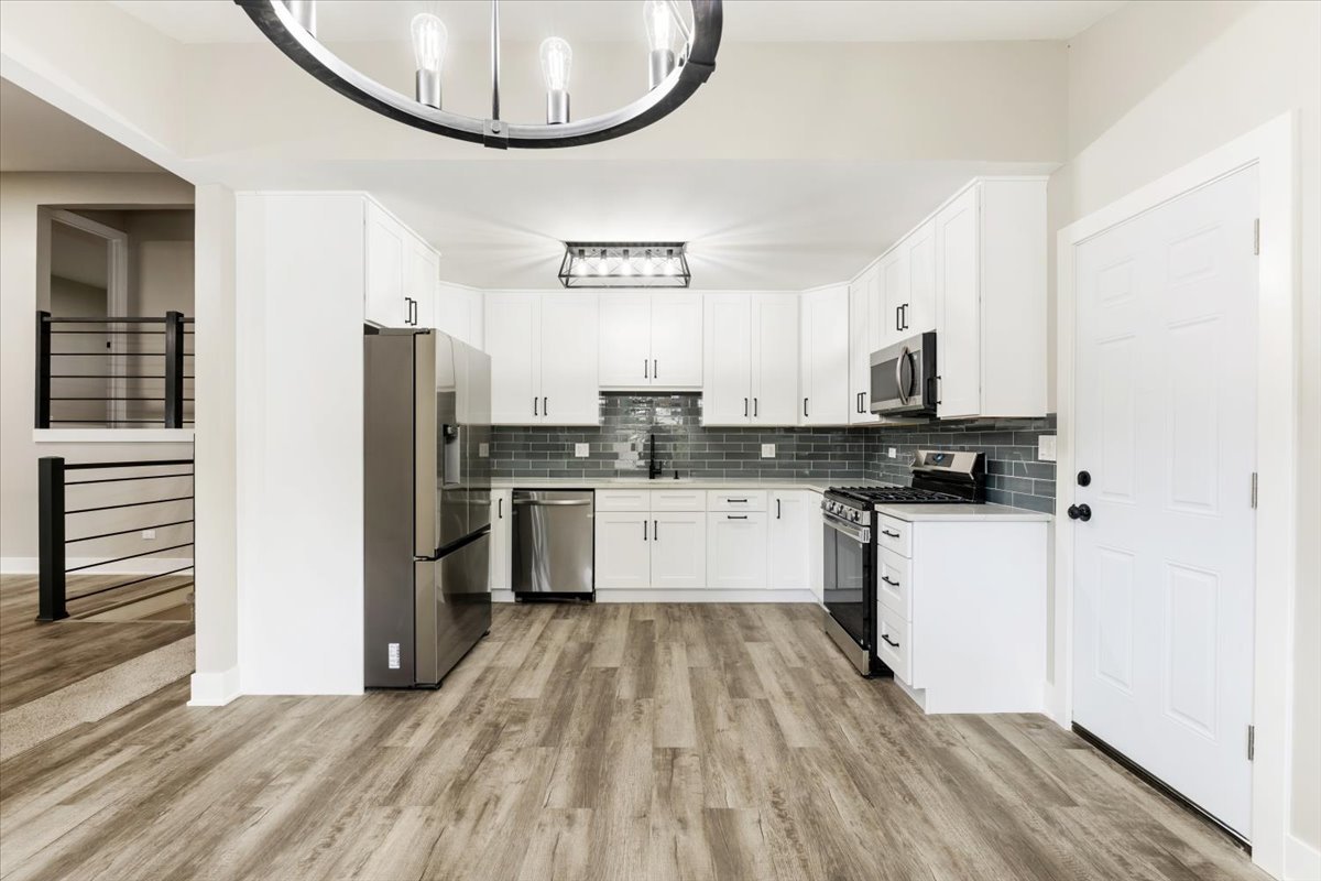 412 Redwood Lane, Schaumburg, IL 60193