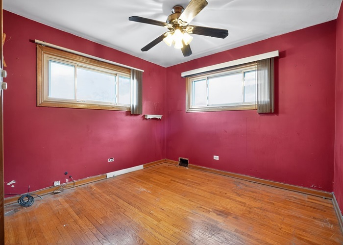 4821 N Mont Clare Avenue, Chicago, IL 60656