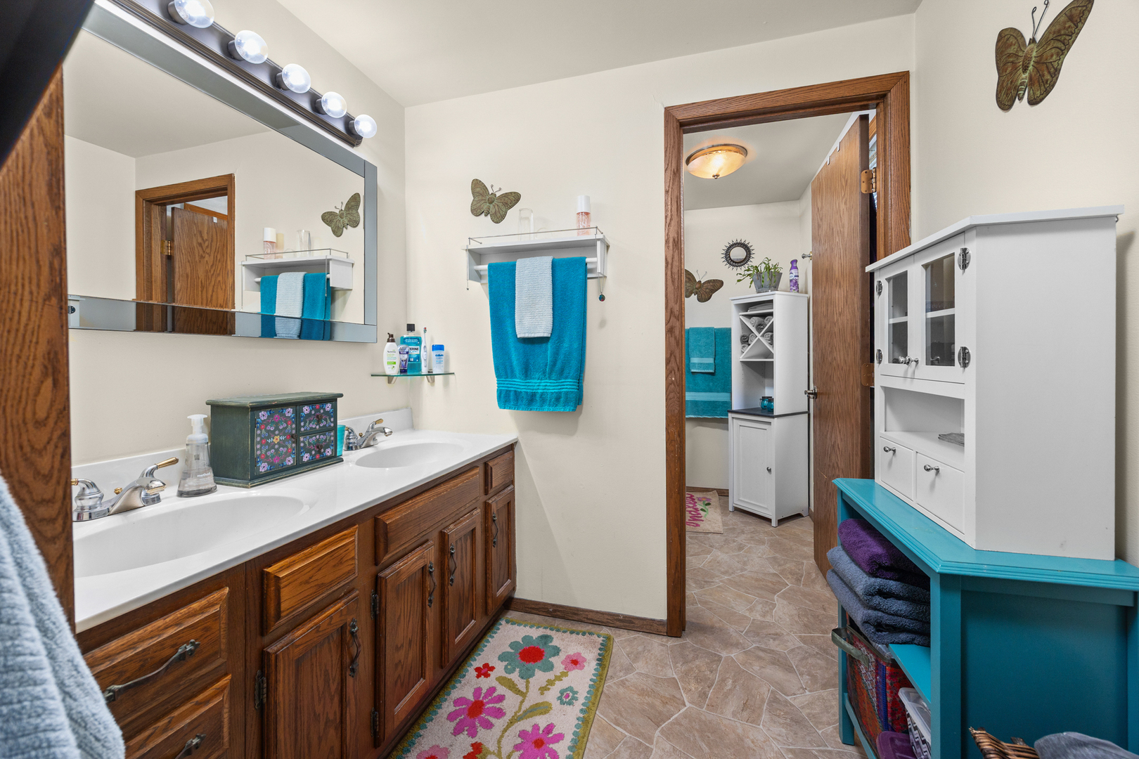 215 Tollview Court, Gilberts, IL 60136