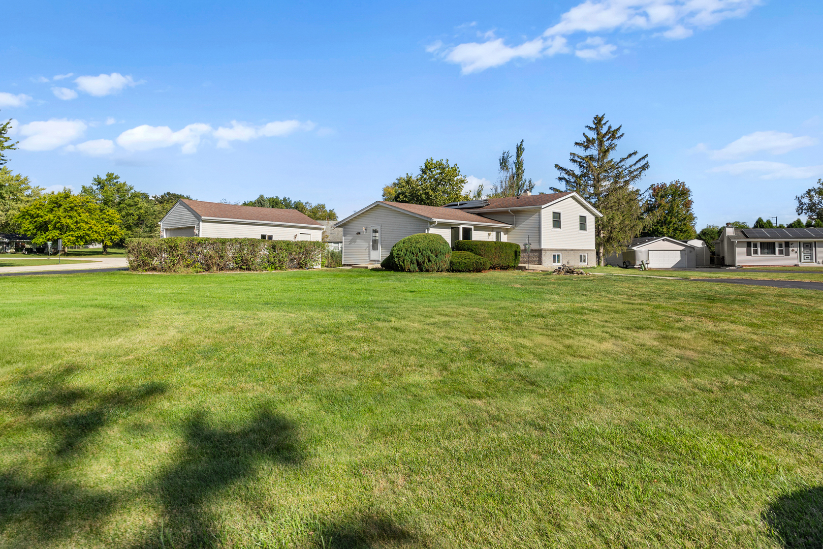 215 Tollview Court, Gilberts, IL 60136