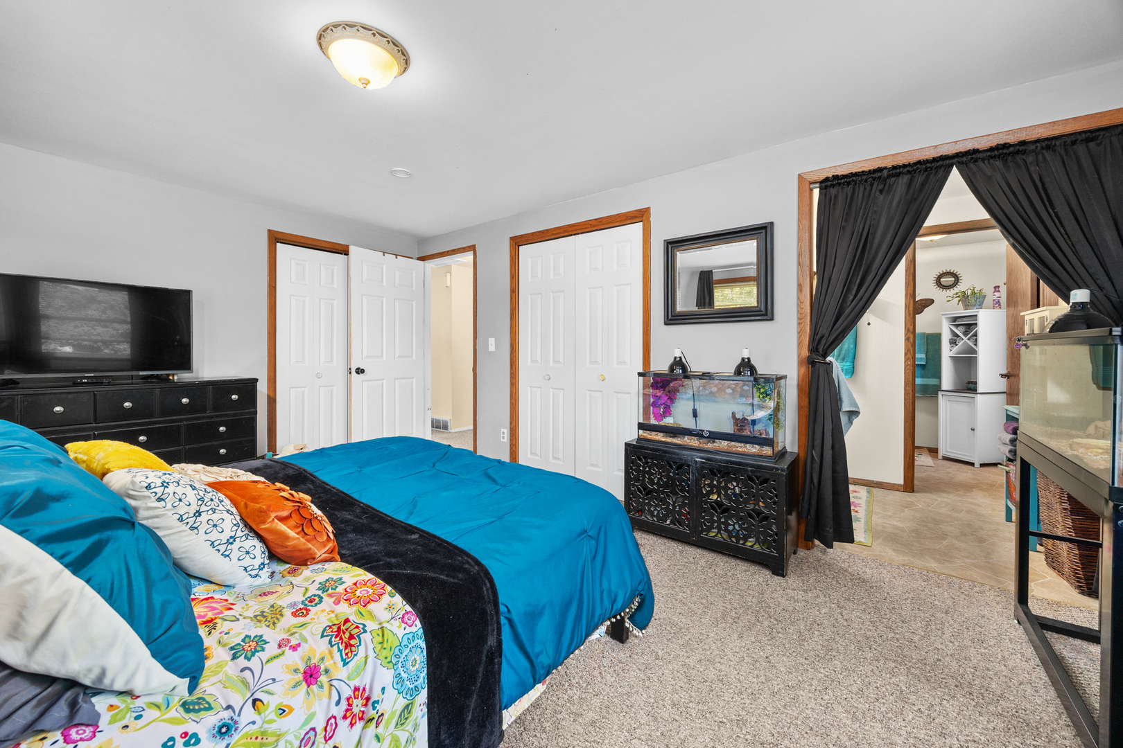 215 Tollview Court, Gilberts, IL 60136