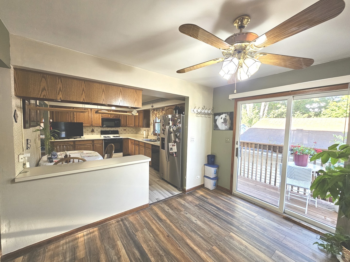 424 Greenview Drive, Park City, IL 60085