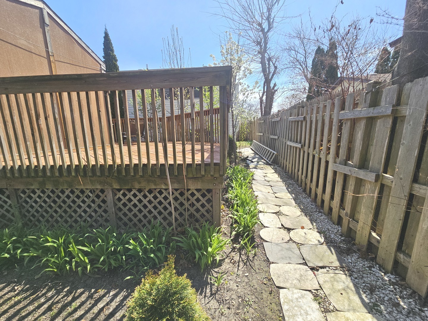 424 Greenview Drive, Park City, IL 60085
