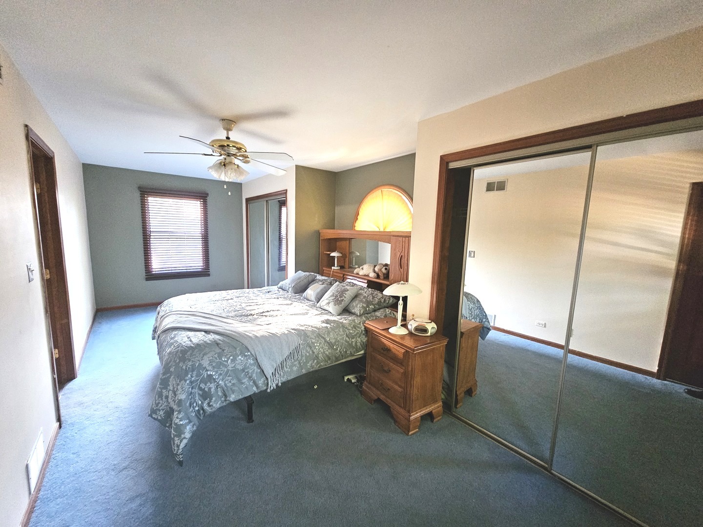 424 Greenview Drive, Park City, IL 60085