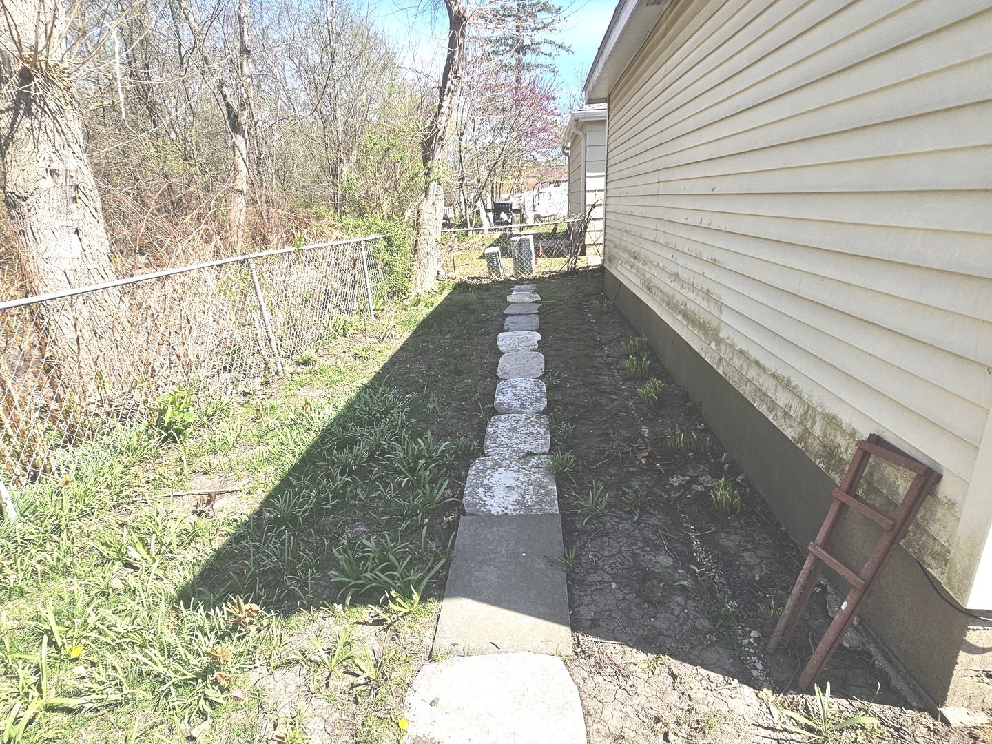 424 Greenview Drive, Park City, IL 60085