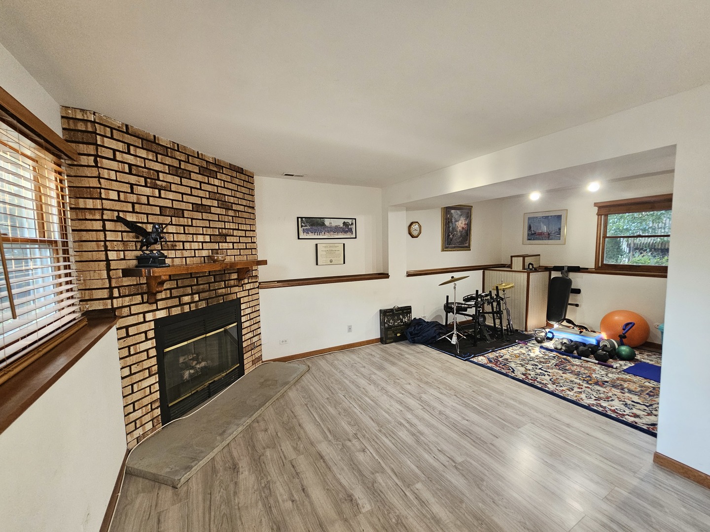 424 Greenview Drive, Park City, IL 60085