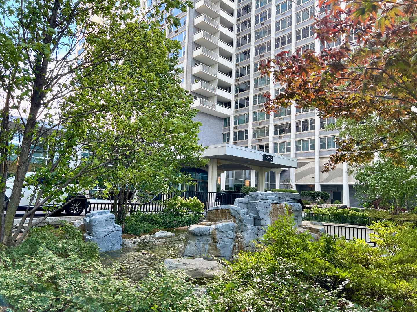 4250 N Marine Drive #832, Chicago, IL 60613