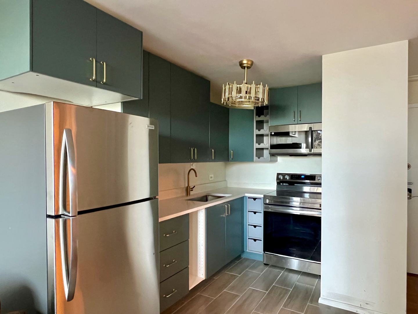 4250 N Marine Drive #832, Chicago, IL 60613