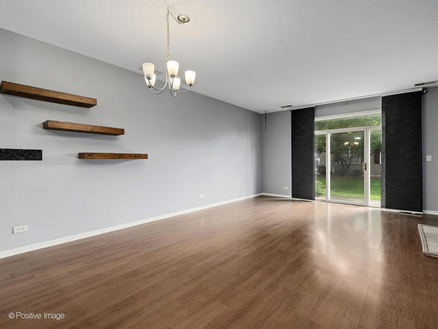 835 Genesee Drive, Naperville, IL 60563