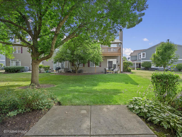 835 Genesee Drive, Naperville, IL 60563