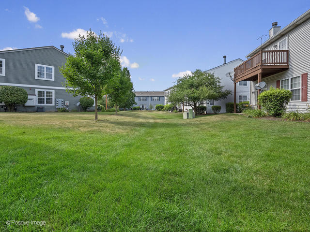 835 Genesee Drive, Naperville, IL 60563